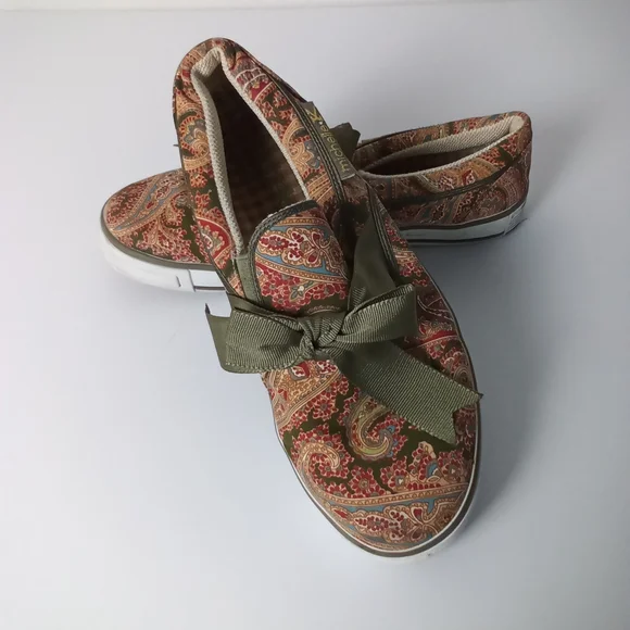 Preppy Paisley Slip-On Sneakers with Olive Bow Women's Size 7 - Picture 1 of 6